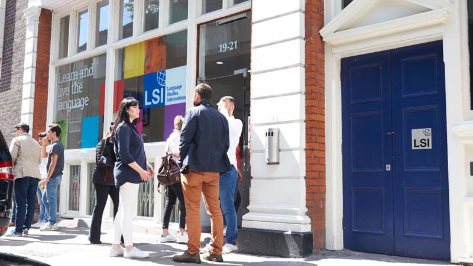 helkinvacanzestudio viaggistudioadulti standard londrasoho 1