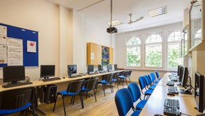 helkinvacanzestudio viaggistudioadulti standard londrasoho 3