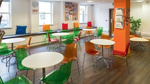 helkinvacanzestudio viaggistudioadulti standard brighton 2