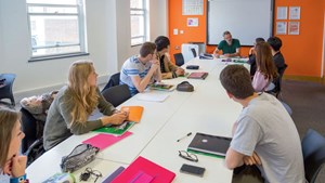 helkinvacanzestudio viaggistudioadulti standard brighton 4