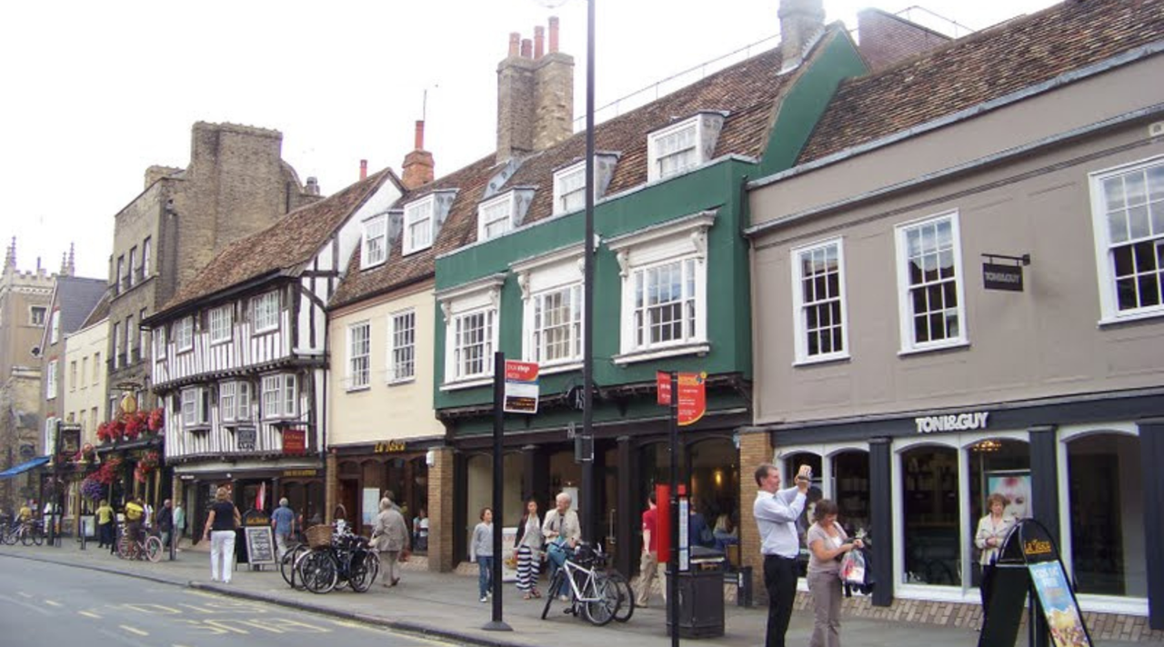 helkinvacanzestudio viaggistudioadulti standard cambridge 6