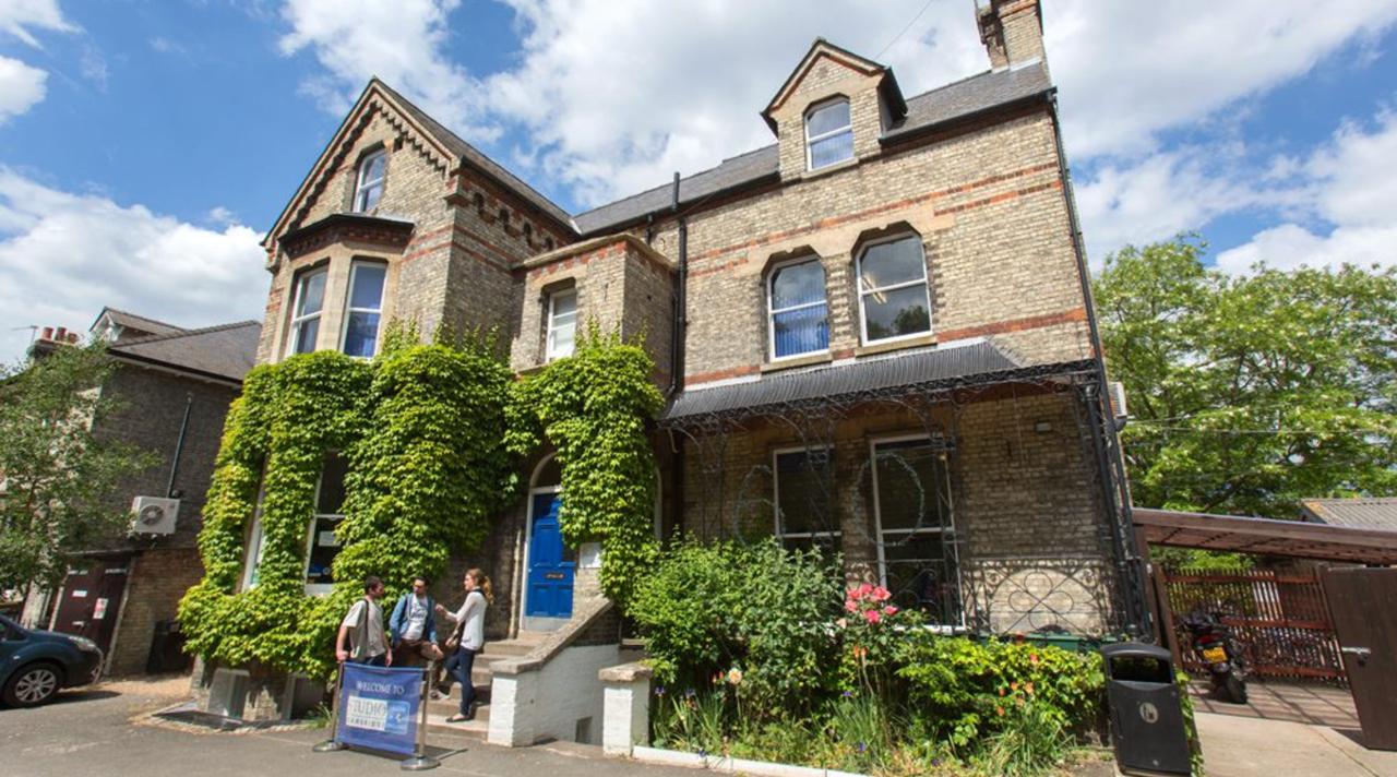 helkinvacanzestudio viaggistudioadulti standard cambridgesc 4