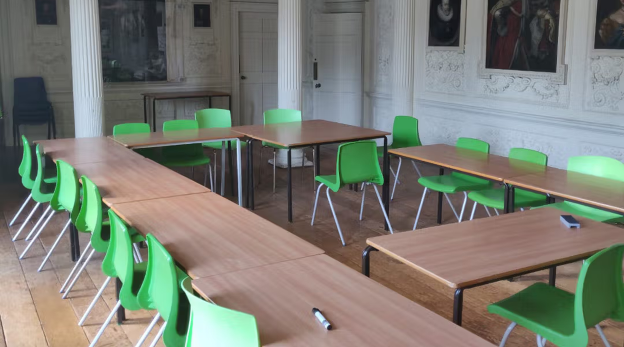 helkinvacanzestudio viaggistudioadulti standard eastbourne 5