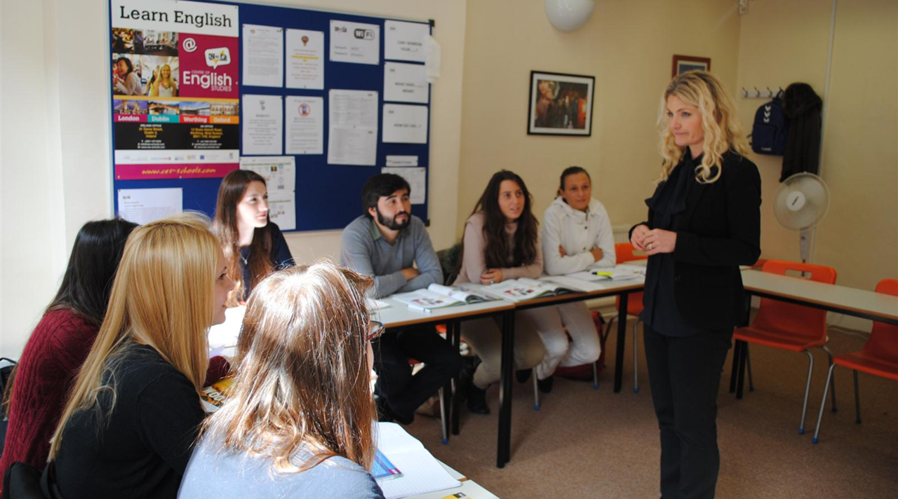 helkinvacanzestudio viaggistudioadulti standard leeds 6