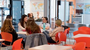 helkinvacanzestudio viaggistudioadulti standard boston 3