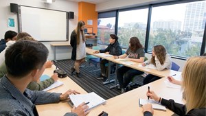 helkinvacanzestudio viaggistudioadulti standard losangeles 4