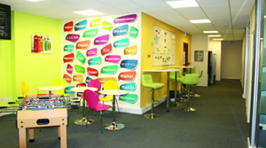 helkinvacanzestudio viaggistudioadulti standard manchesterncg 4