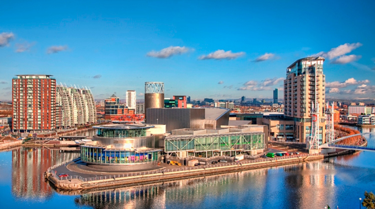 helkinvacanzestudio viaggistudioadulti standard manchesterncg 5