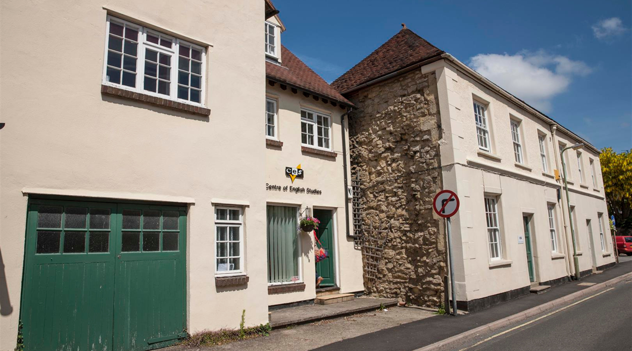 helkinvacanzestudio viaggistudioadulti standard oxford 1