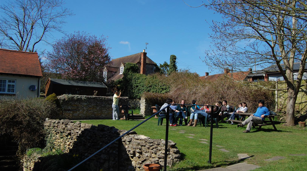 helkinvacanzestudio viaggistudioadulti standard oxford 2