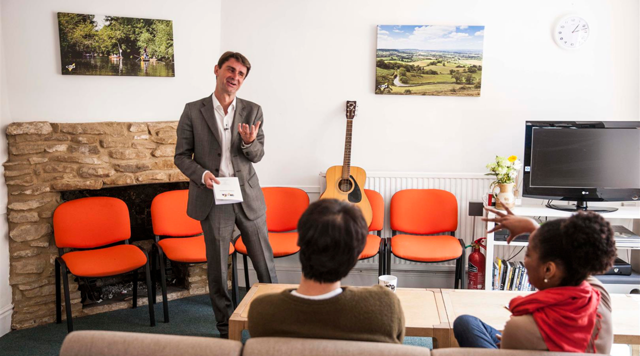 helkinvacanzestudio viaggistudioadulti standard oxford 3