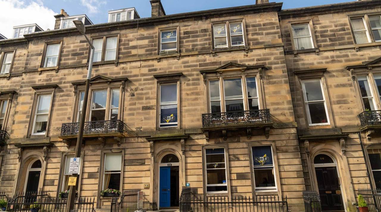 helkinvacanzestudio viaggistudioadulti standard edimburgo 1