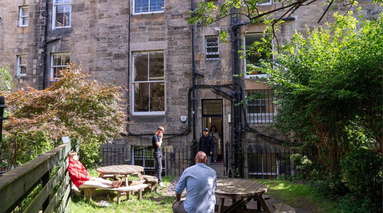 helkinvacanzestudio viaggistudioadulti standard edimburgo 4