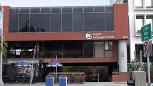 helkinvacanzestudio viaggistudioadulti standard sandiego 1