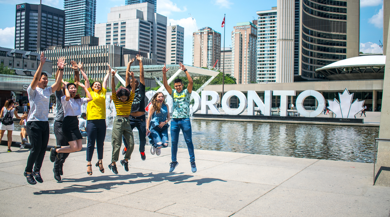 helkinvacanzestudio viaggistudioadulti standard torontoces 4