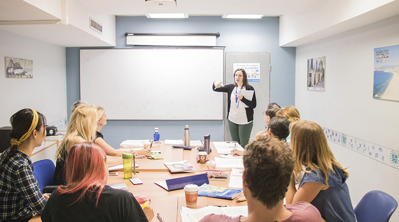 helkinvacanzestudio viaggistudioadulti standard alicante 2