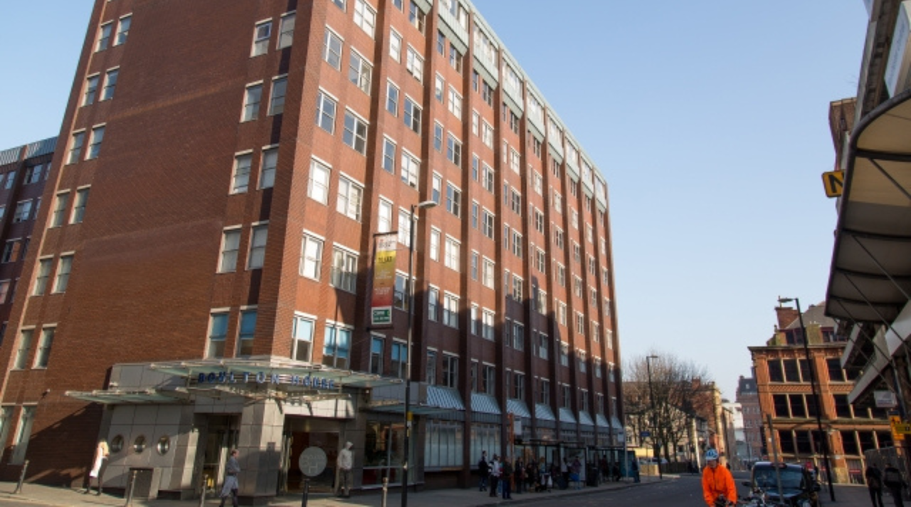 helkinvacanzestudio viaggistudioadulti standard manchesterec 5