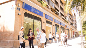 helkinvacanzestudio viaggistudioadulti standard valencia 1