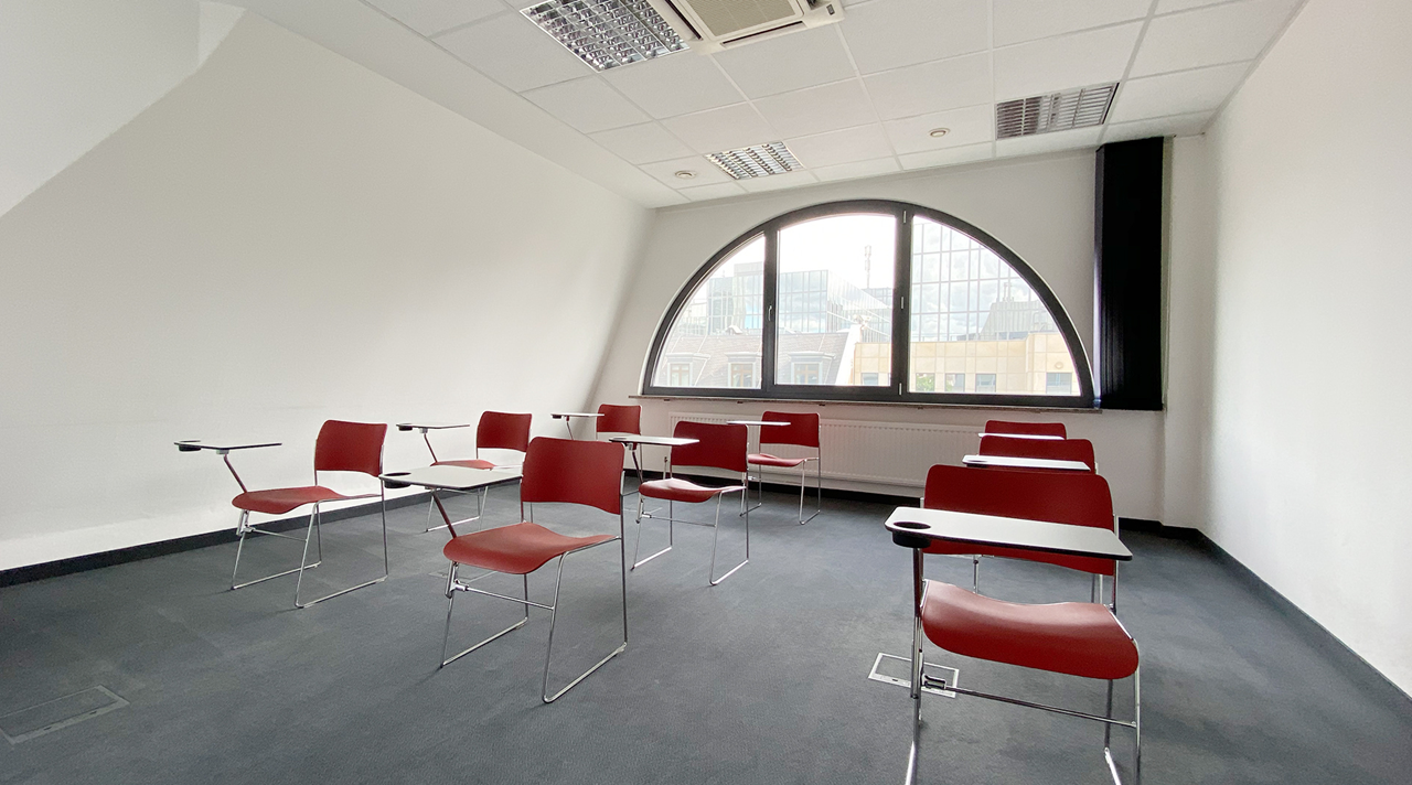 helkinvacanzestudio viaggistudioadulti standard francoforte 4