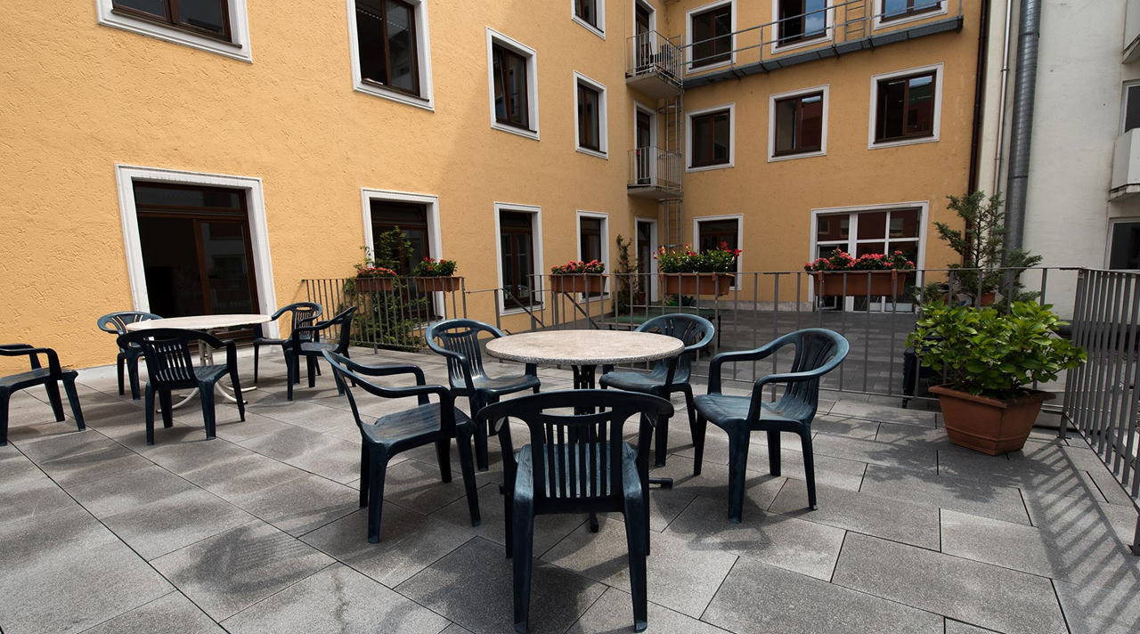 helkinvacanzestudio viaggistudioadulti standard monaco 5