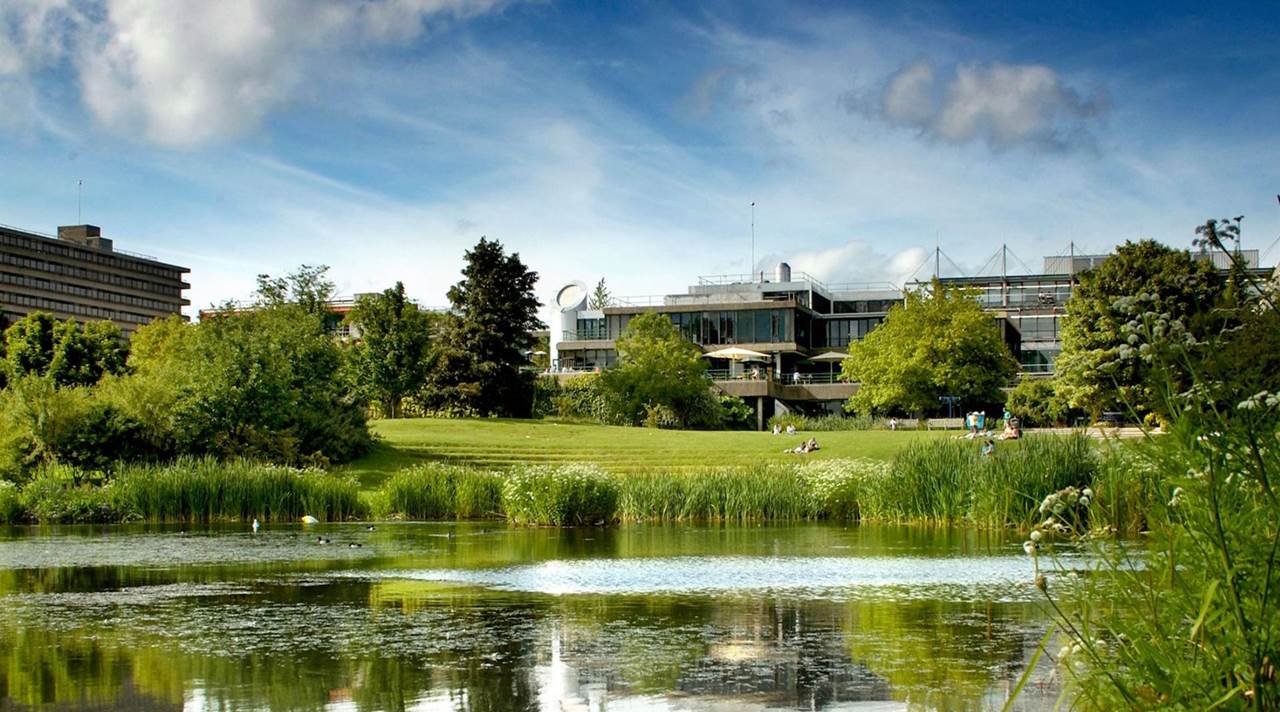 helkinvacanzestudio vacanzestudioindividuali bath 2