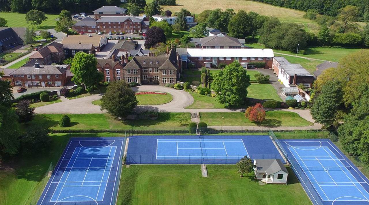 helkinvacanzestudio viaggistudioadulti familyprogram moretonhall 5