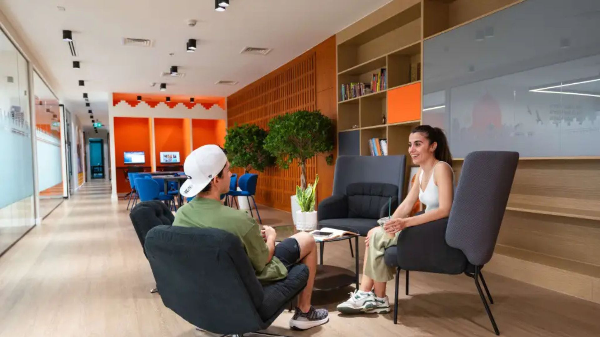 helkinvacanzestudio viaggistudioadulti standard dubai 2