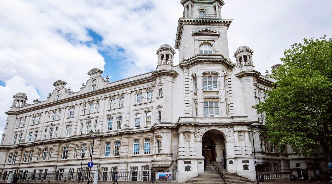 helkinvacanzestudio vacanzastudiogruppo portsmouth 6