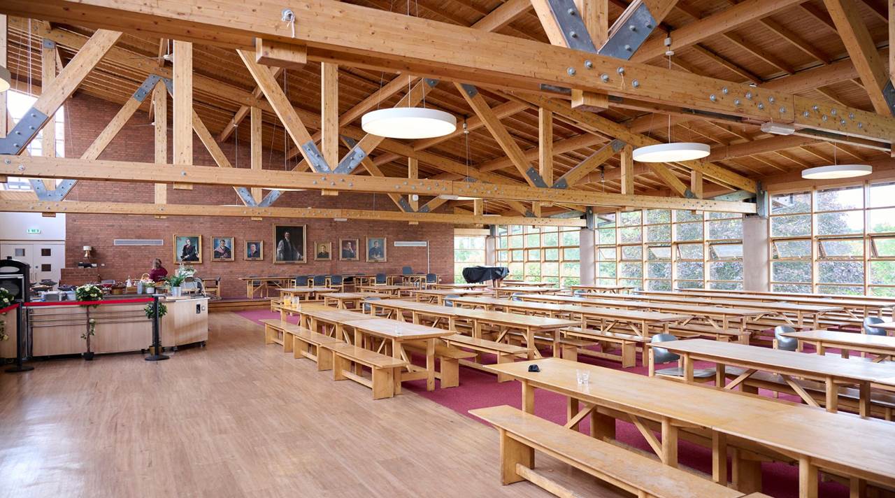 helkinvacanzestudio vacanzastudiogruppo cheltenham 5