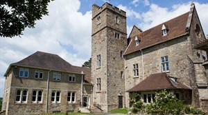 helkinvacanzestudio vacanzastudiogruppo mayfield 2