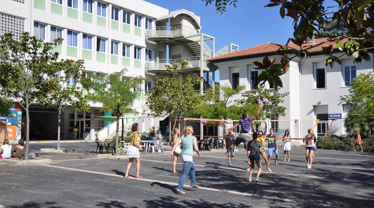 helkinvacanzestudio vacanzastudiogruppo antibes 3