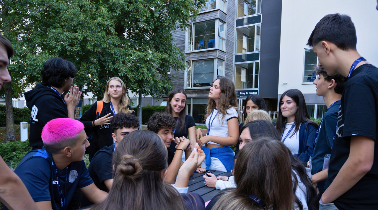 helkinvacanzestudio vacanzestudioadulti standard