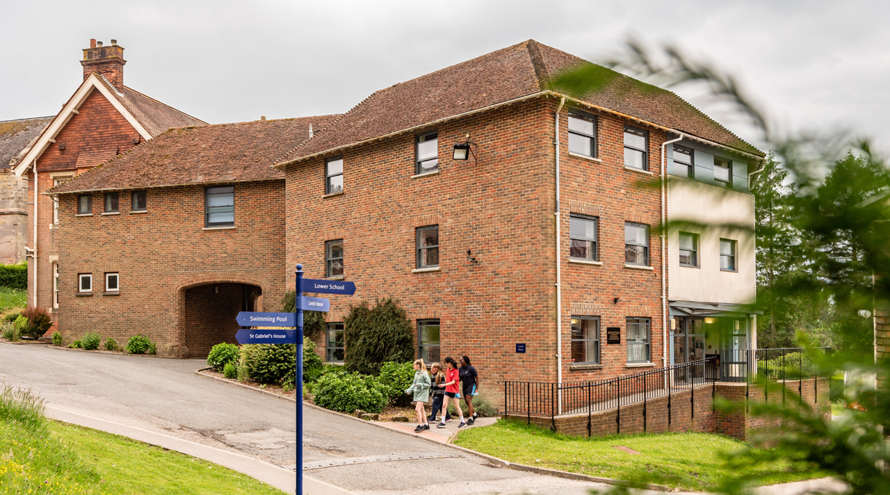 helkinvacanzestudio vacanzestudio mayfield