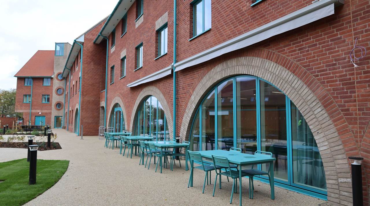 helkinvacanzestudio vacanzastudiogruppo londrabrentwood