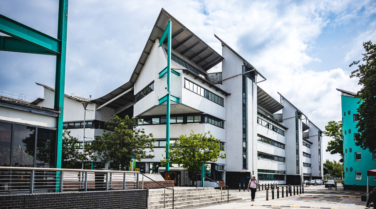 helkinvacanzestudio header