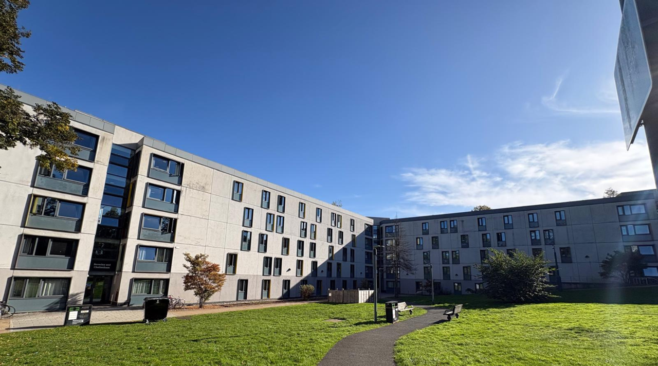 helkinvacanzestudio header 2