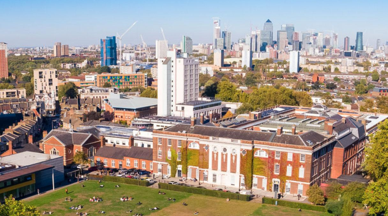 helkinvacanzestudio header 3