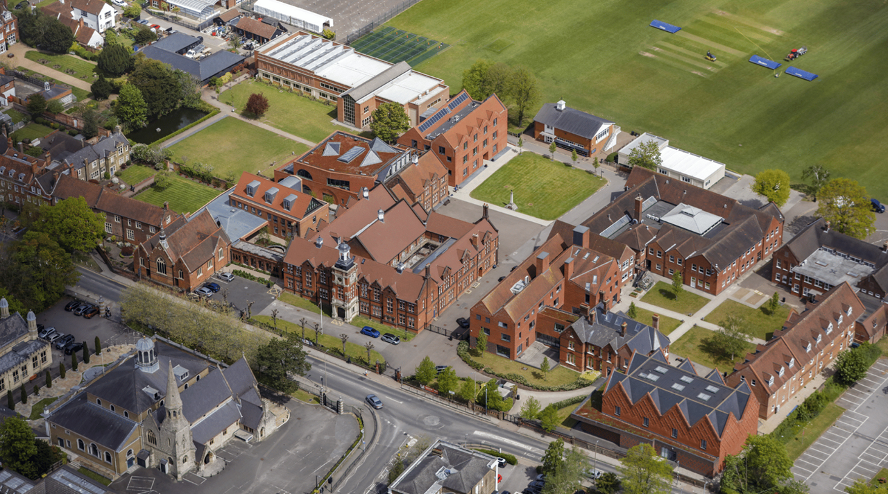 helkinvacanzestudio header 4