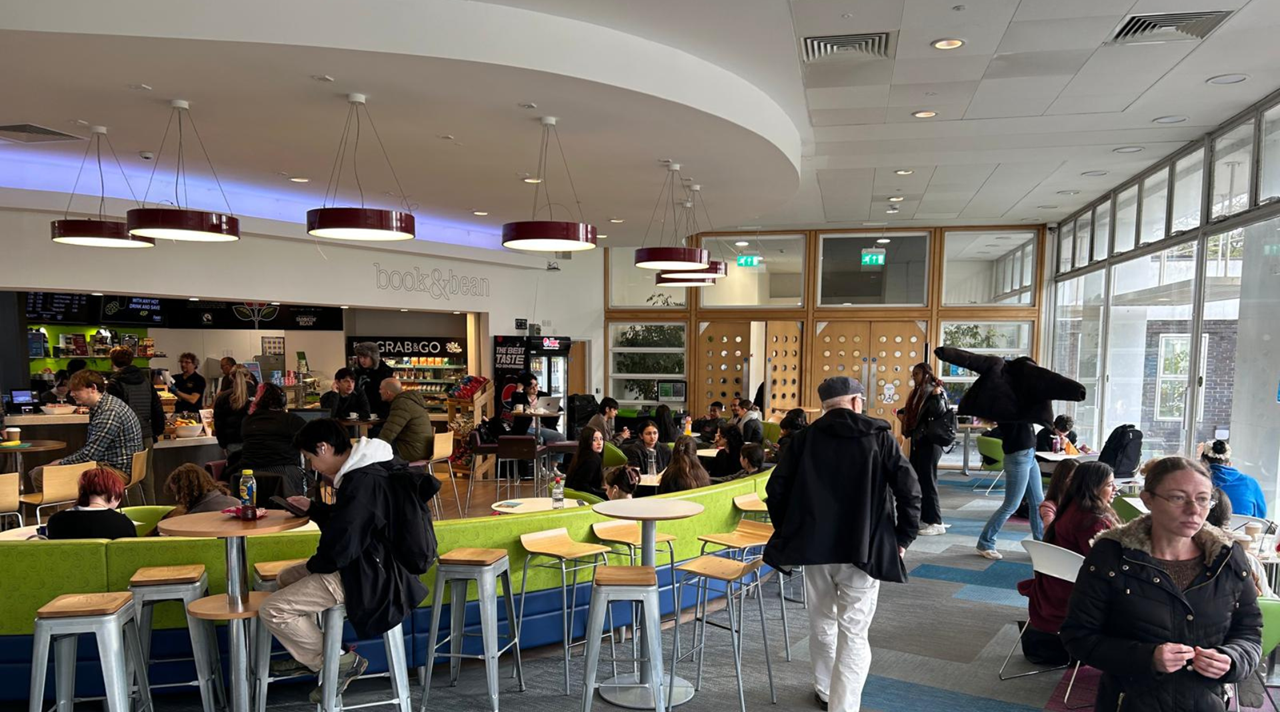 helkinvacanzestudio header 7