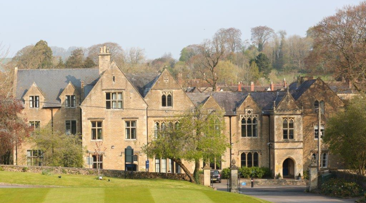 helkinvacanzestudio header 8