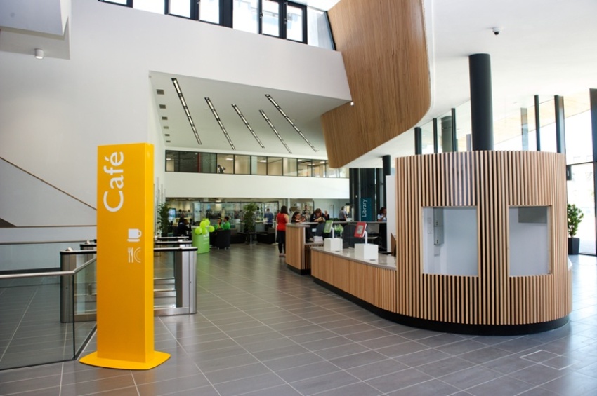 007 cafe scuola twin londra