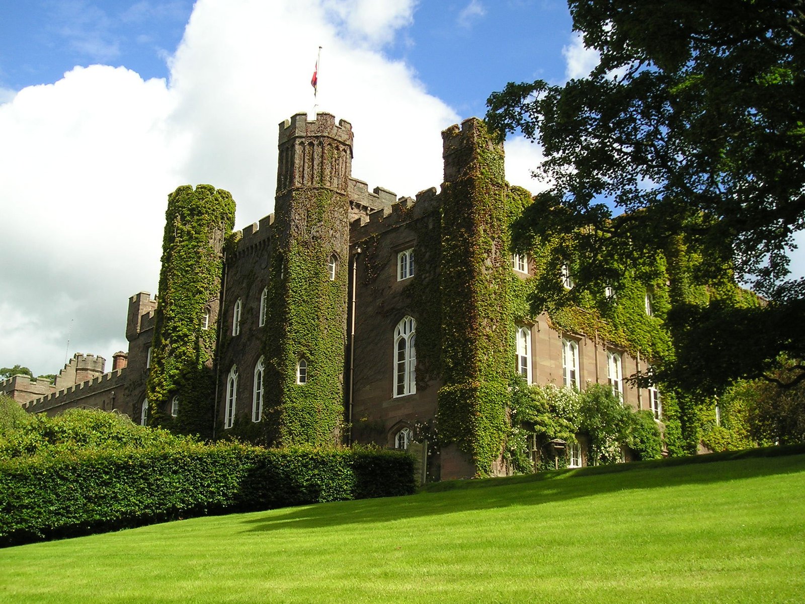 Escursione intera giornata a Perth e a Scone Palace and gardens