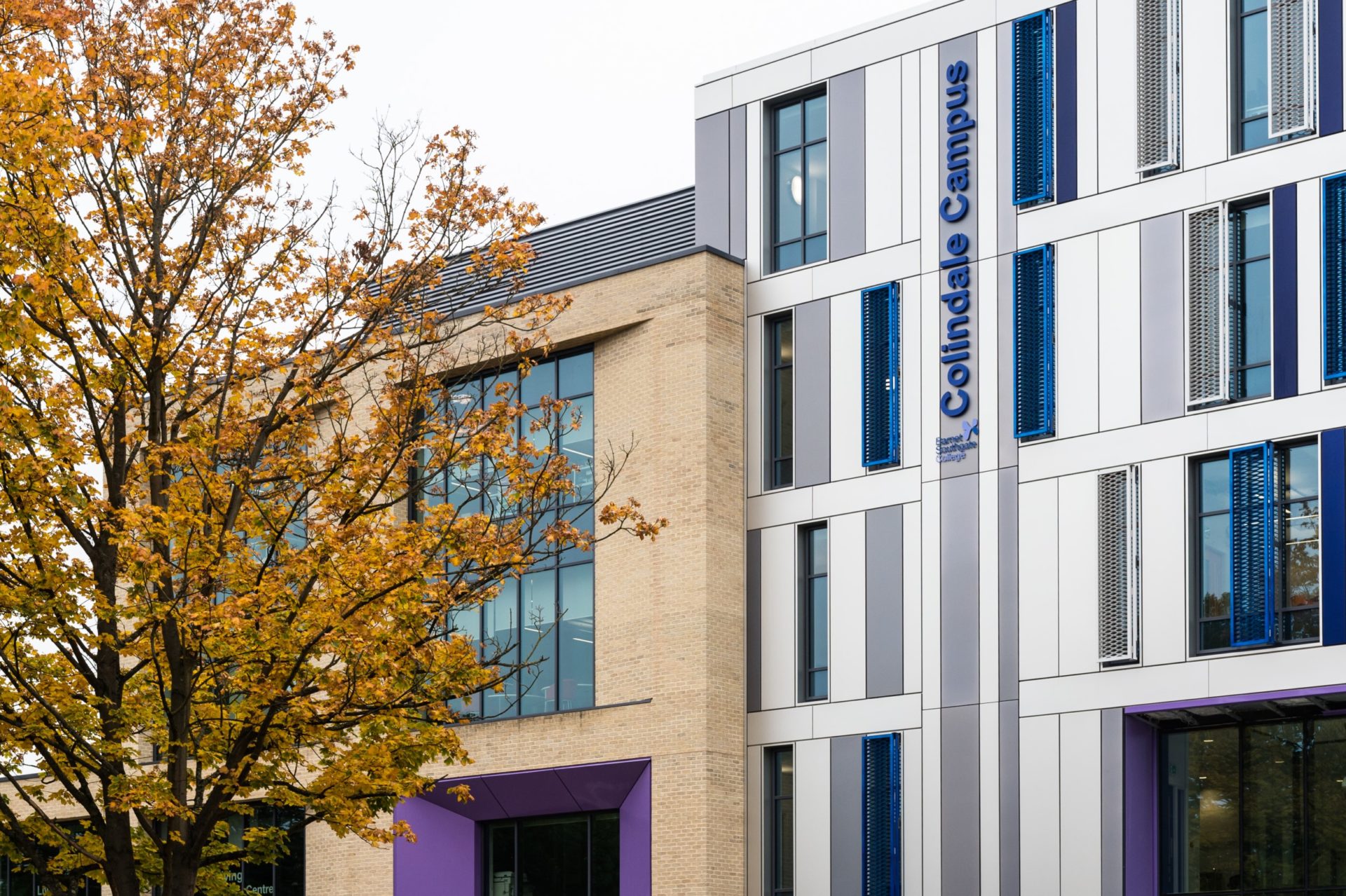 esterno campus colindale