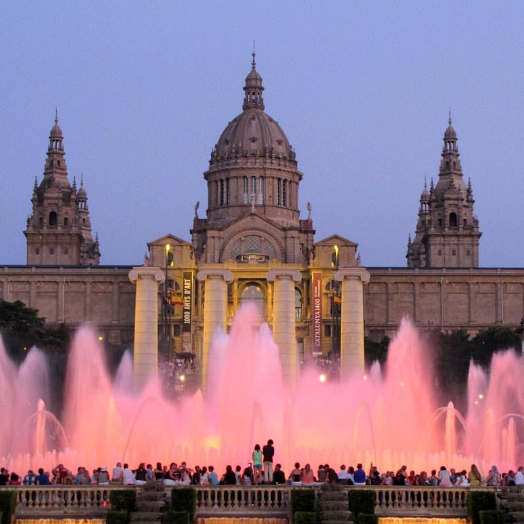 Mezza giornata di visita del porto antico e della Fuentes Mágicas de Montjuic