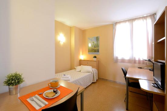 torre girona barcellona residenza